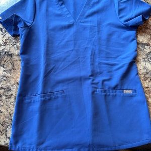 5 FIGS scrub pants size small, 5 FIGS scrub shirts size XS.